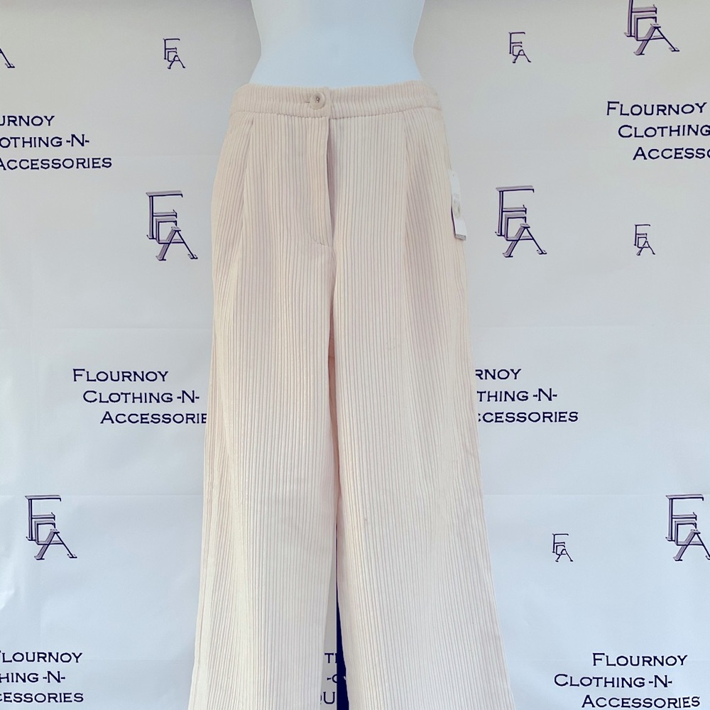 Women’s Corduroy Pleated Wide-Leg Pants. COLOR: Bone